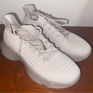 NEW Women’s Size 8 Cushionaire Memory Foam Tennis Shoes Sneakers